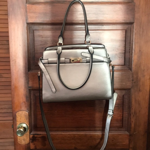 Pewter metallic faux leather purse - Picture 1 of 3